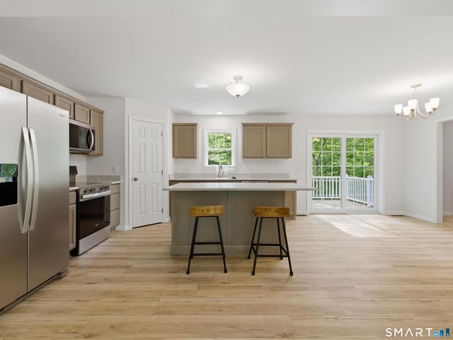 238 Simpson Lane, Montville, CT 06370