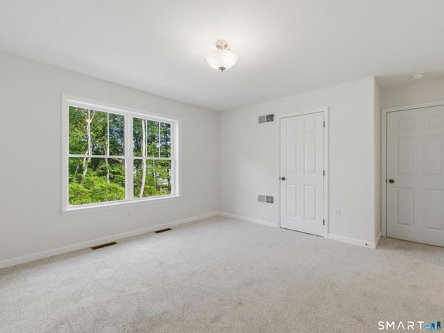 238 Simpson Lane, Montville, CT 06370