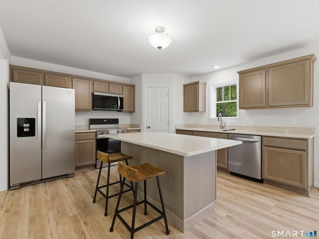 238 Simpson Lane, Montville, CT 06370
