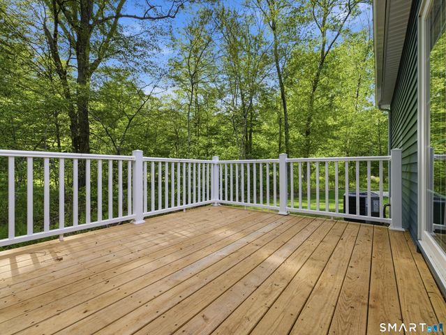 238 Simpson Lane, Montville, CT 06370