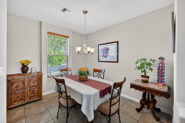 65 Calle Agua Clara, Santa Fe, NM 87508