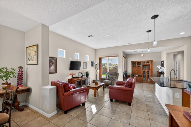 65 Calle Agua Clara, Santa Fe, NM 87508