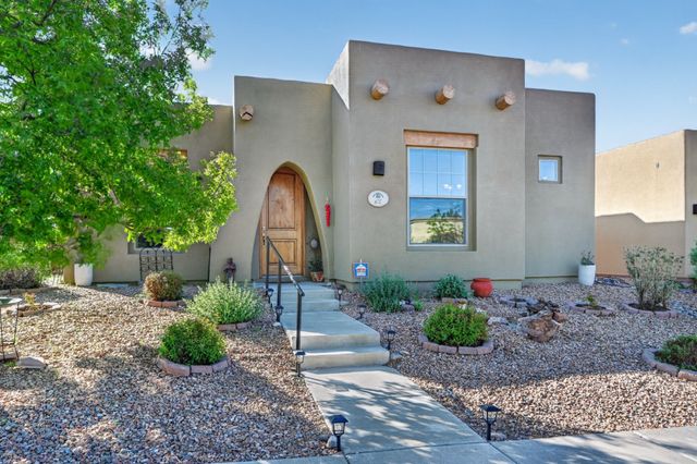 65 Calle Agua Clara, Santa Fe, NM 87508