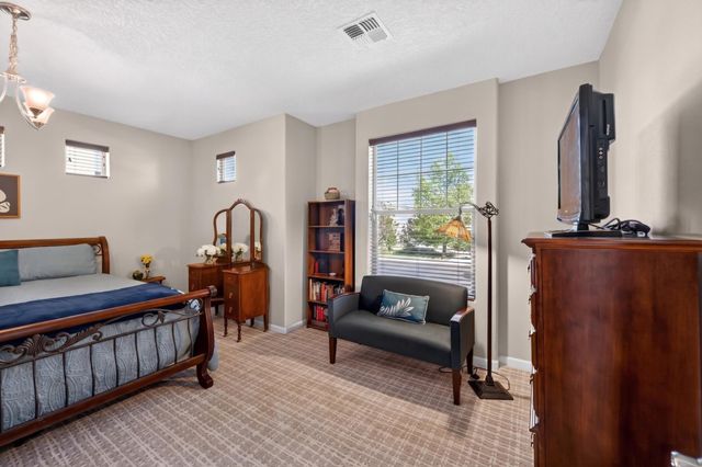 65 Calle Agua Clara, Santa Fe, NM 87508