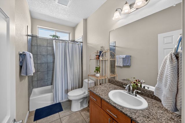 65 Calle Agua Clara, Santa Fe, NM 87508