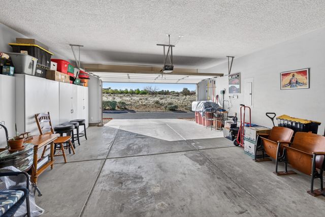 65 Calle Agua Clara, Santa Fe, NM 87508