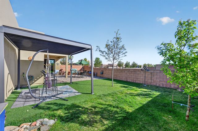 65 Calle Agua Clara, Santa Fe, NM 87508