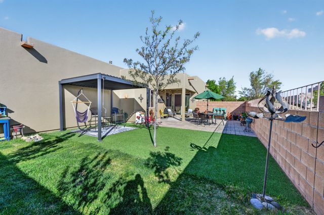 65 Calle Agua Clara, Santa Fe, NM 87508