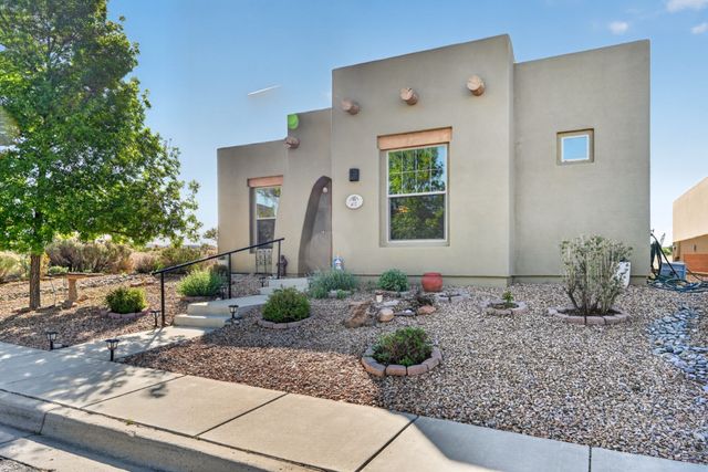 65 Calle Agua Clara, Santa Fe, NM 87508