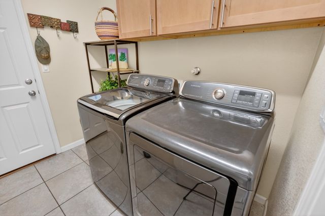 65 Calle Agua Clara, Santa Fe, NM 87508