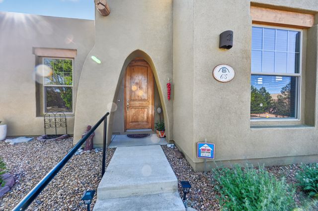 65 Calle Agua Clara, Santa Fe, NM 87508