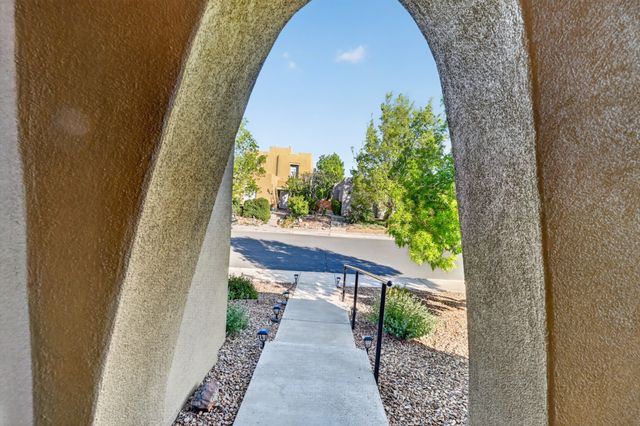 65 Calle Agua Clara, Santa Fe, NM 87508