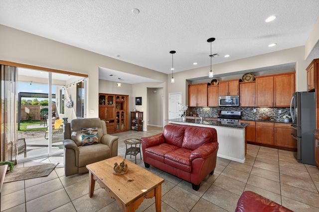 65 Calle Agua Clara, Santa Fe, NM 87508