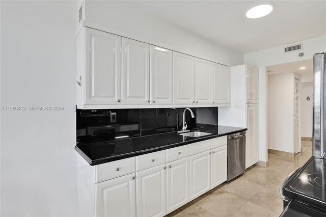 3598 Yacht Club Drive 702, Aventura, FL 33180