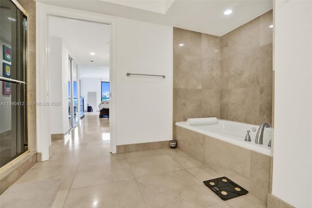 3598 Yacht Club Drive 702, Aventura, FL 33180