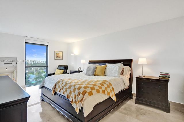3598 Yacht Club Drive 702, Aventura, FL 33180