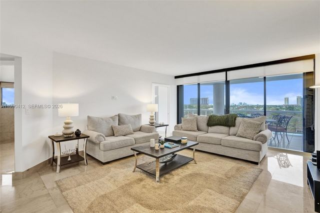 3598 Yacht Club Drive 702, Aventura, FL 33180