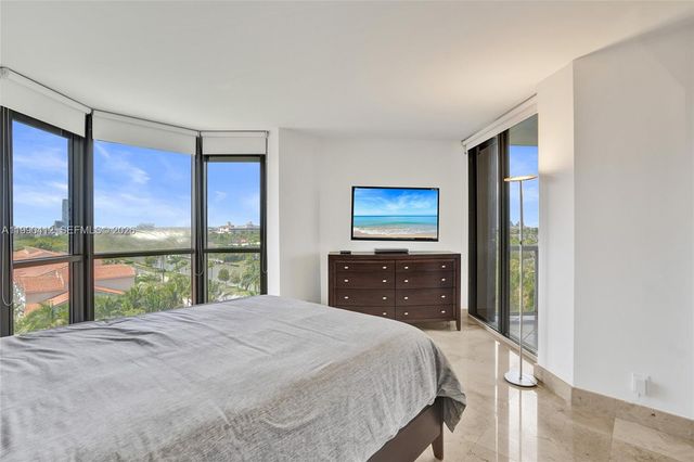 3598 Yacht Club Drive 702, Aventura, FL 33180