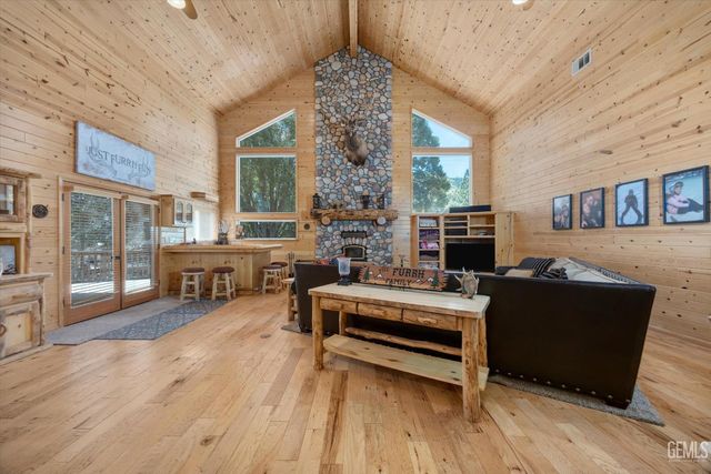 10820 Bonita Way, Wofford Heights, CA 93285