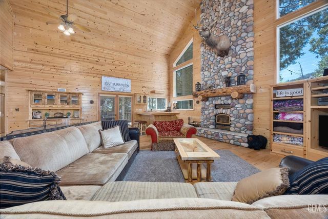 10820 Bonita Way, Wofford Heights, CA 93285