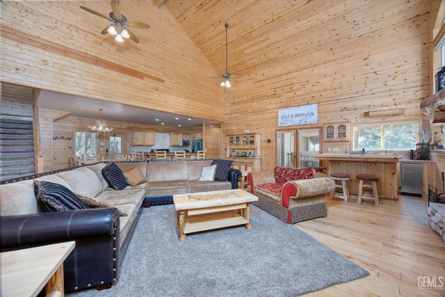 10820 Bonita Way, Wofford Heights, CA 93285