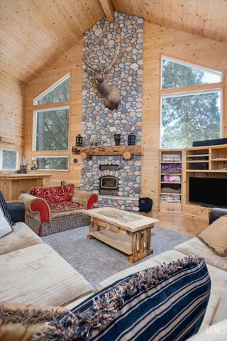 10820 Bonita Way, Wofford Heights, CA 93285