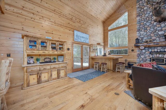 10820 Bonita Way, Wofford Heights, CA 93285