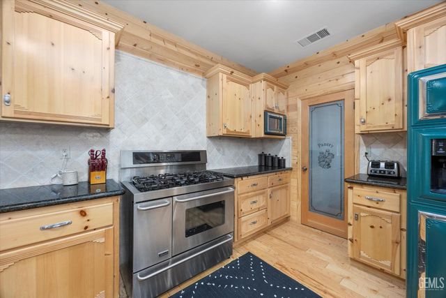 10820 Bonita Way, Wofford Heights, CA 93285