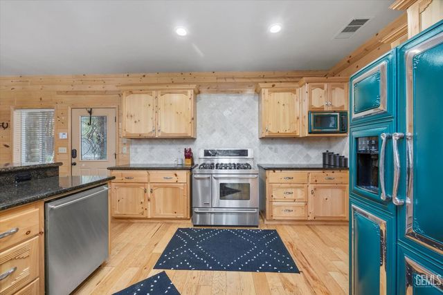 10820 Bonita Way, Wofford Heights, CA 93285