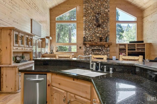 10820 Bonita Way, Wofford Heights, CA 93285