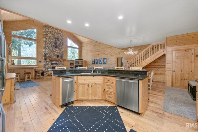 10820 Bonita Way, Wofford Heights, CA 93285