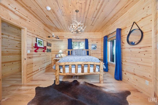 10820 Bonita Way, Wofford Heights, CA 93285