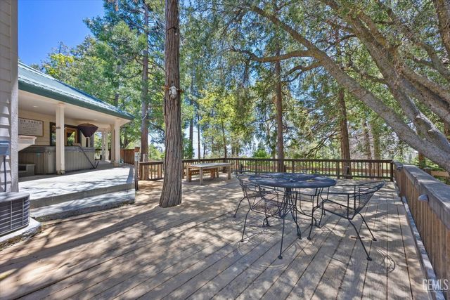 10820 Bonita Way, Wofford Heights, CA 93285