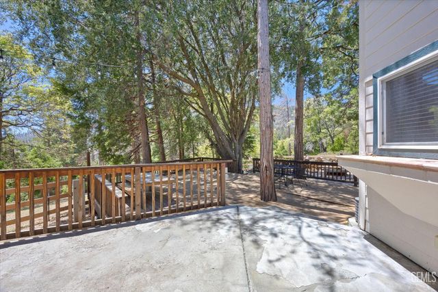 10820 Bonita Way, Wofford Heights, CA 93285
