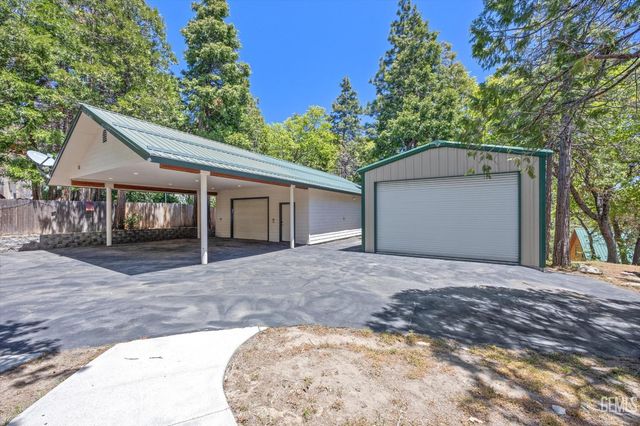 10820 Bonita Way, Wofford Heights, CA 93285