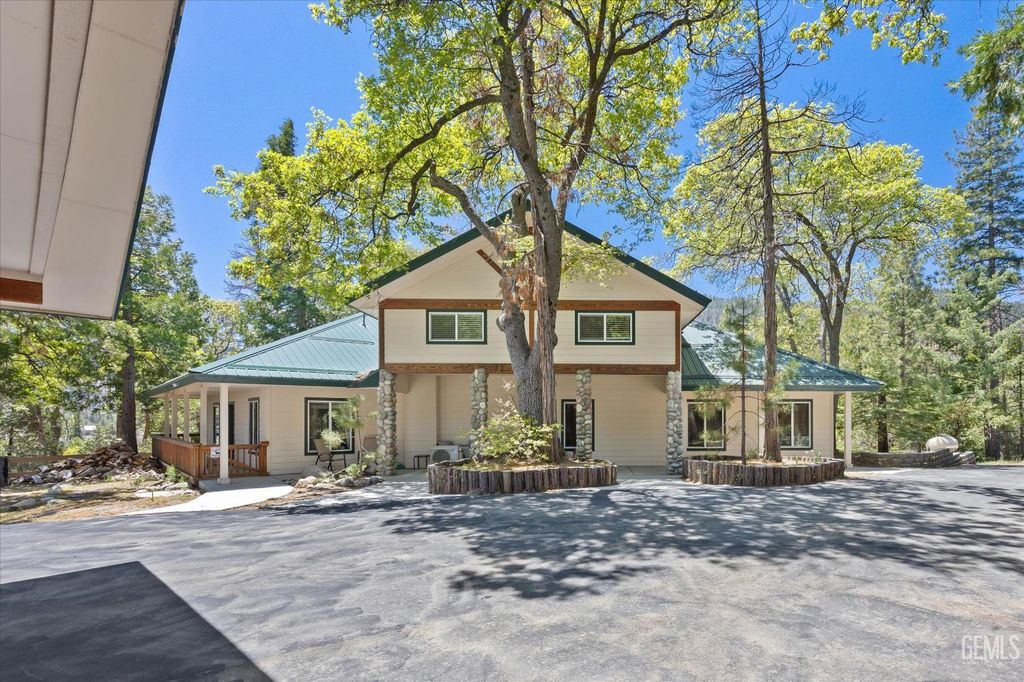 10820 Bonita Way, Wofford Heights, CA 93285