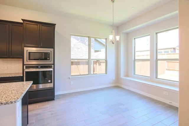 2009 Creekvista Drive, Lewisville, TX 75010