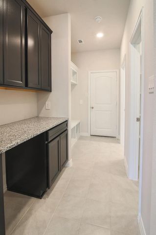 2009 Creekvista Drive, Lewisville, TX 75010