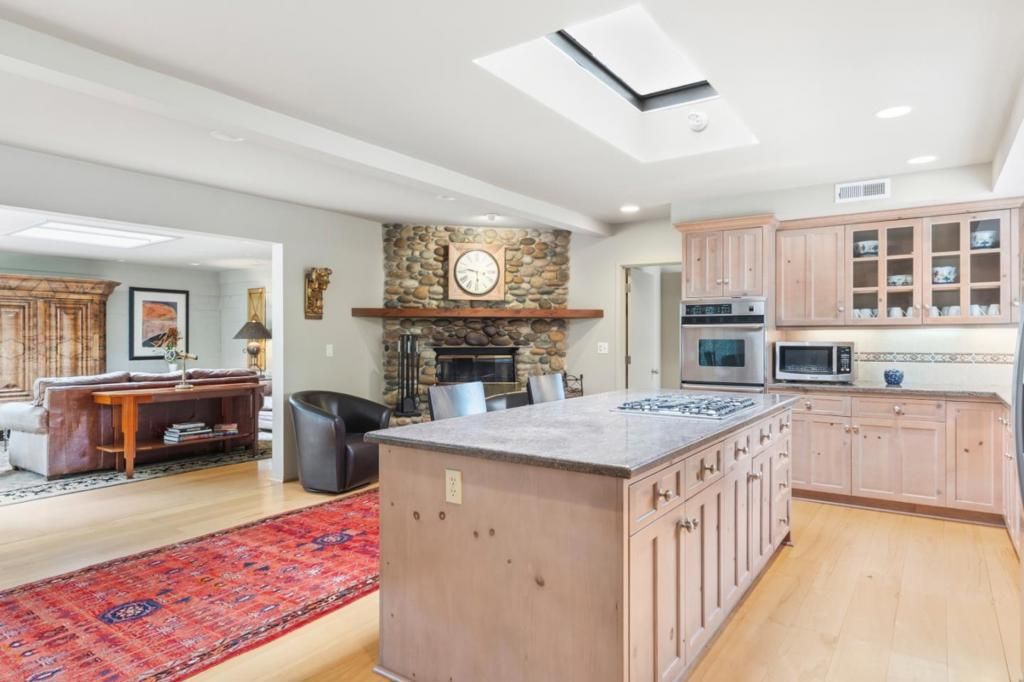 Image 14 of property listing at 3369 Trevis Way, Carmel, CA 93923