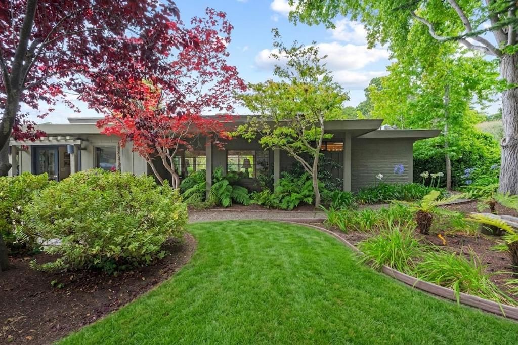 Image 4 of property listing at 3369 Trevis Way, Carmel, CA 93923