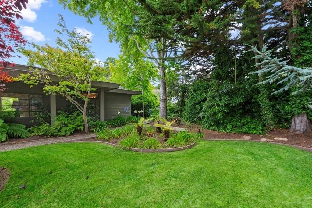 Image 5 of property listing at 3369 Trevis Way, Carmel, CA 93923