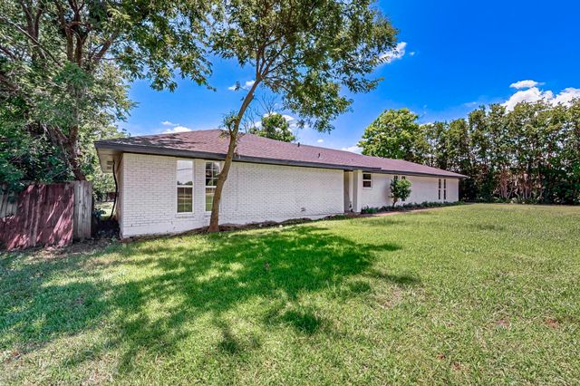 600 Pierce Road, Red Oak, TX 75154