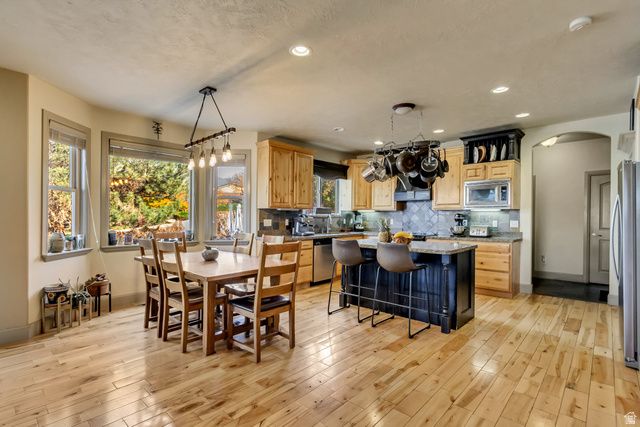 273 E PARK VIEW CIR, Bountiful, UT 84010