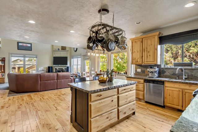 273 E PARK VIEW CIR, Bountiful, UT 84010