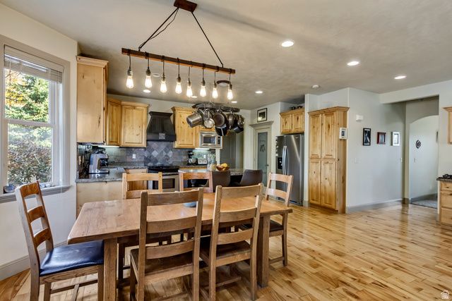 273 E PARK VIEW CIR, Bountiful, UT 84010