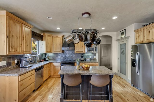 273 E PARK VIEW CIR, Bountiful, UT 84010