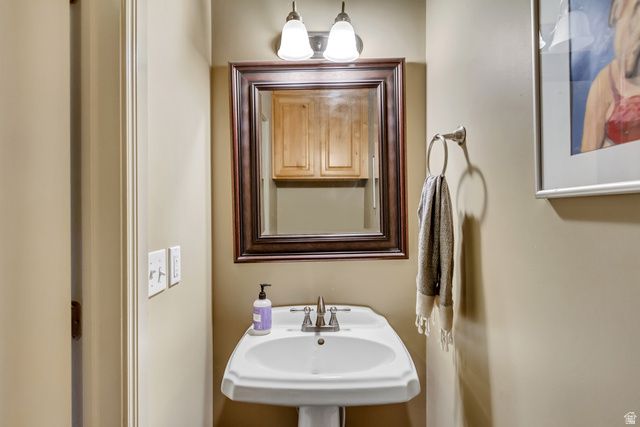 273 E PARK VIEW CIR, Bountiful, UT 84010
