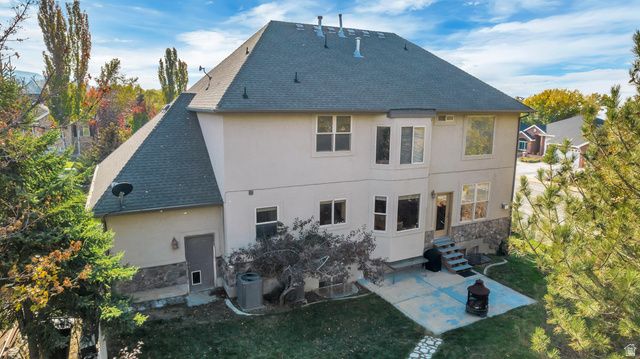 273 E PARK VIEW CIR, Bountiful, UT 84010