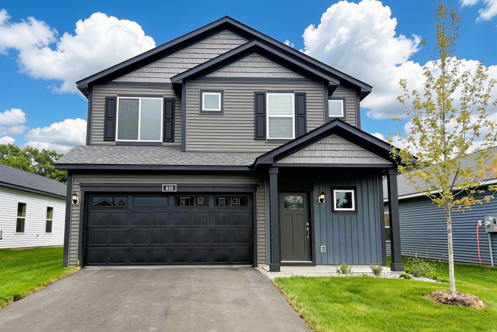 418 Redwood Street N, Cambridge, MN 55008 — exterior