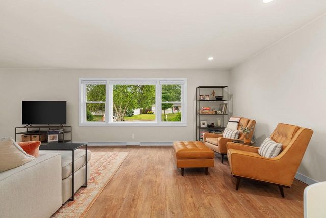 433 Seminole Road, Janesville, WI 53545
